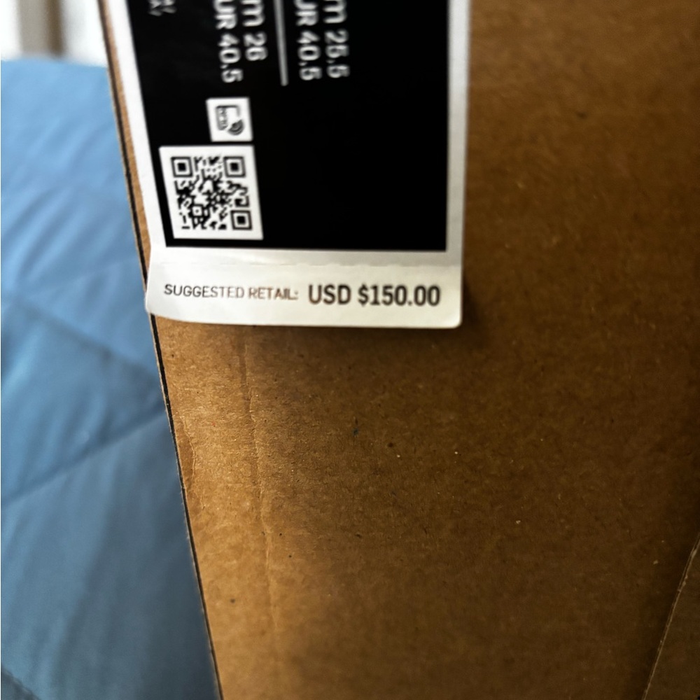 Nike Cosmic Unity . Cream and Black Eco-Friendly Sneakers. 7.5 - Picture 10 of 10